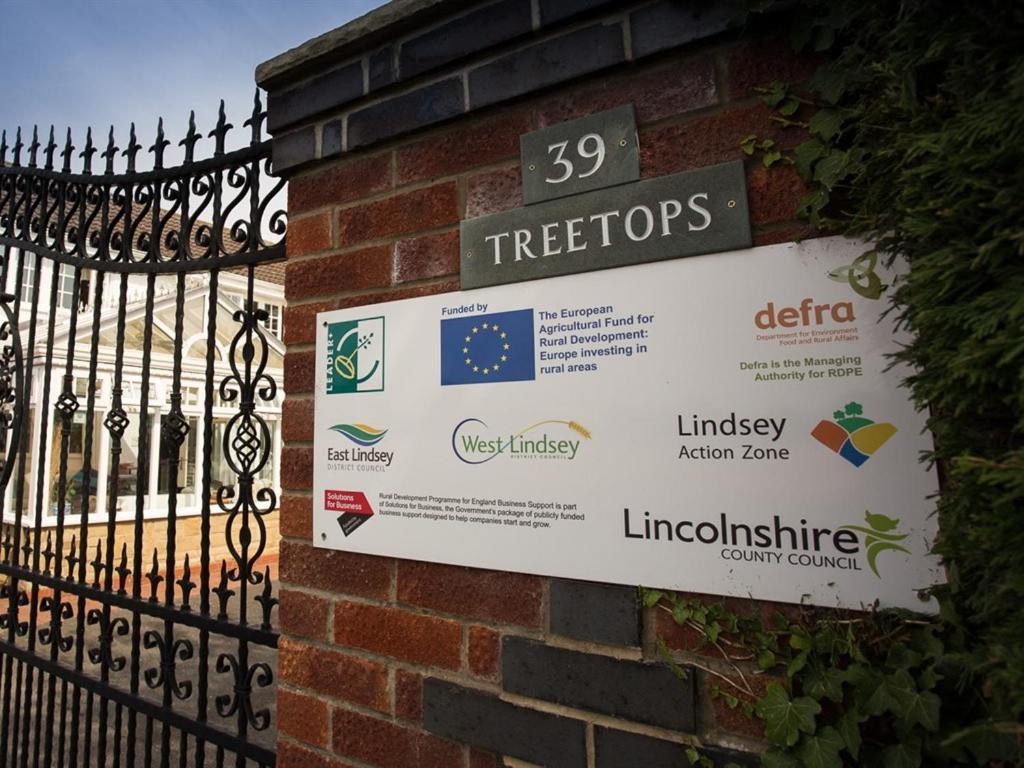 Treetops Cottages & Spa Grimsby Bagian luar foto