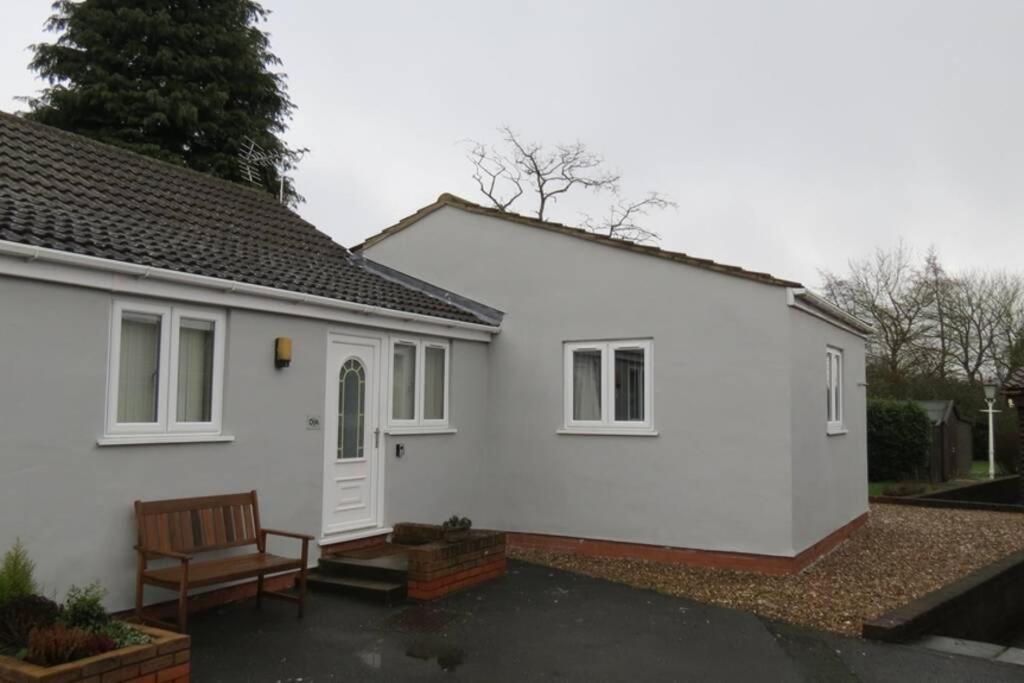 Treetops Cottages & Spa Grimsby Bagian luar foto