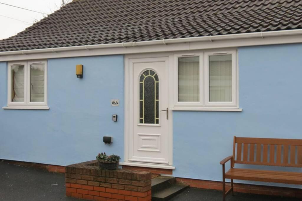 Treetops Cottages & Spa Grimsby Bagian luar foto