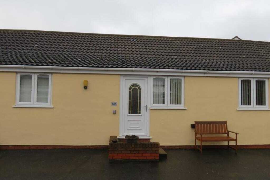 Treetops Cottages & Spa Grimsby Bagian luar foto