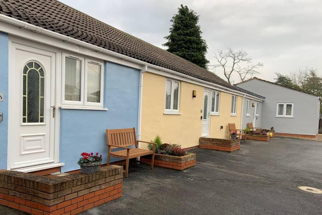 Treetops Cottages & Spa Grimsby Bagian luar foto